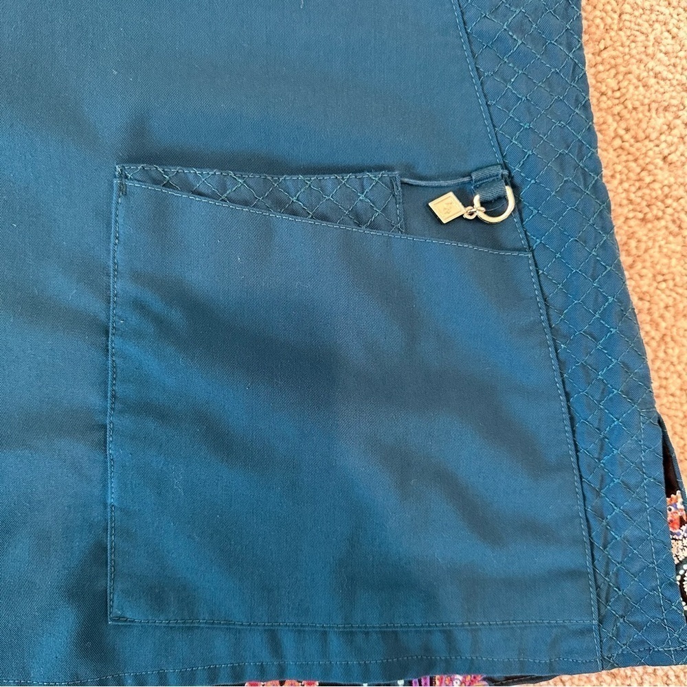 Vera Bradley V-Neck Scrub Top - Picture 5 of 10